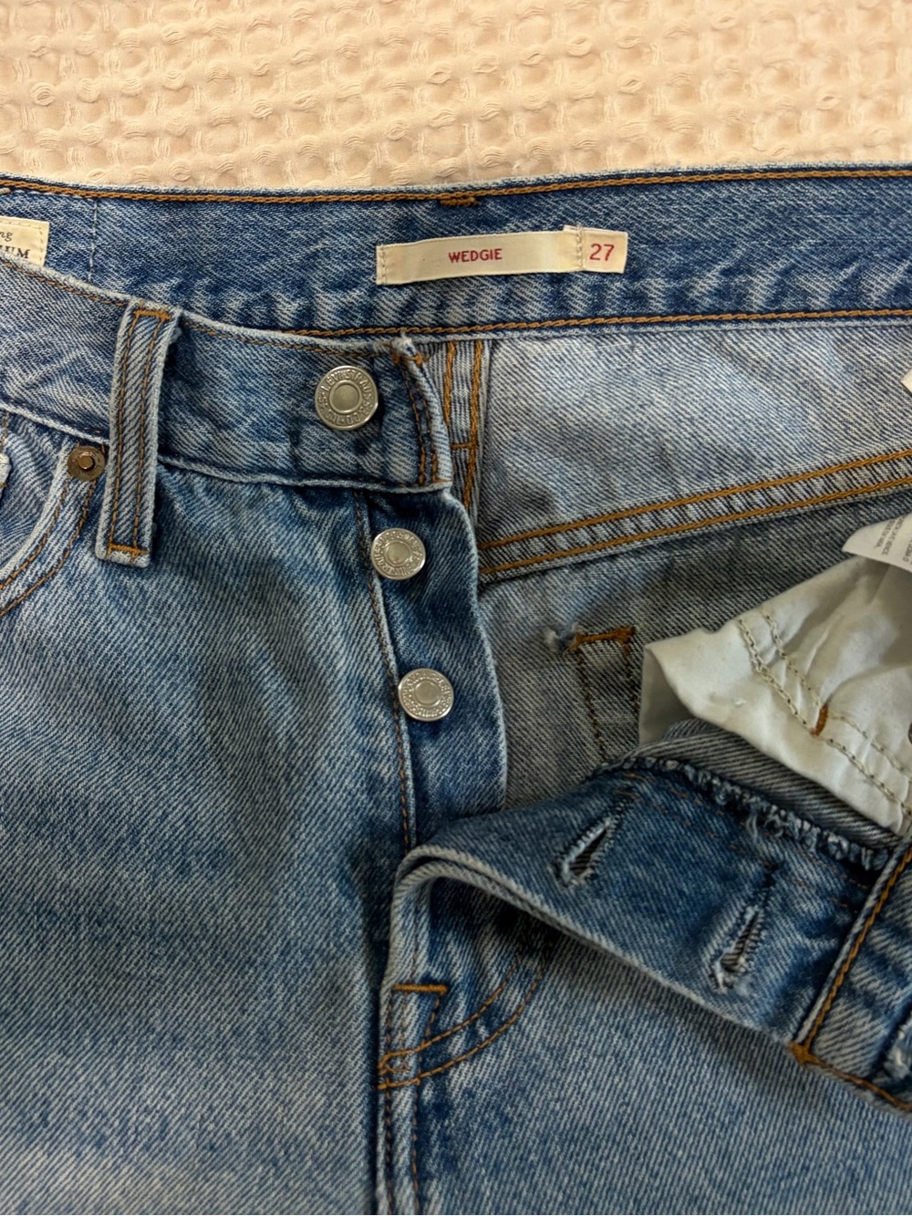 Levi Wedgie Ankle | Ankle Slit | Button Fly